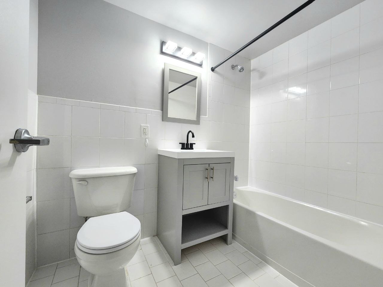 Building Photo - 22 W 25th St