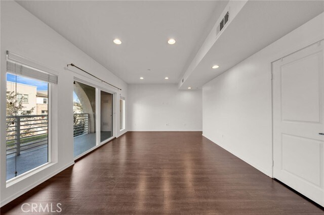 Building Photo - 5450 Strand