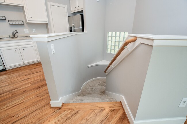 Building Photo - 3715 Main Plaza Dr