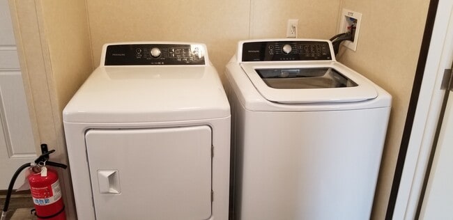 Building Photo - 140 Texas