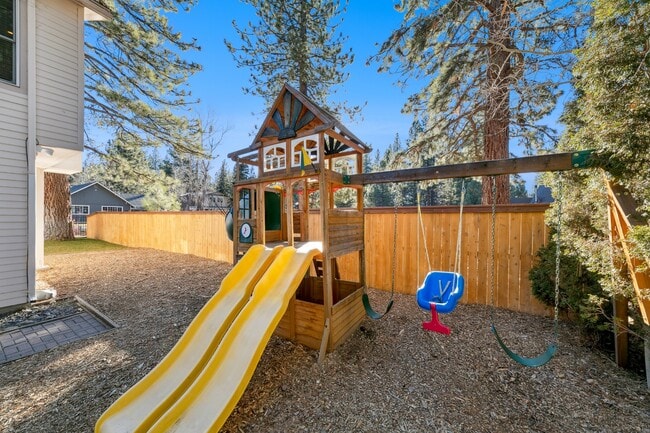 Building Photo - 926 Tanglewood Dr