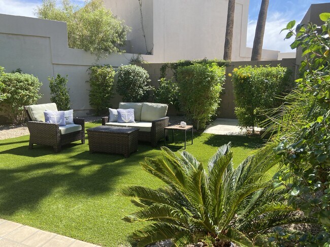 Building Photo - Rare Three Bedroom, Three Bath Biltmore Co...
