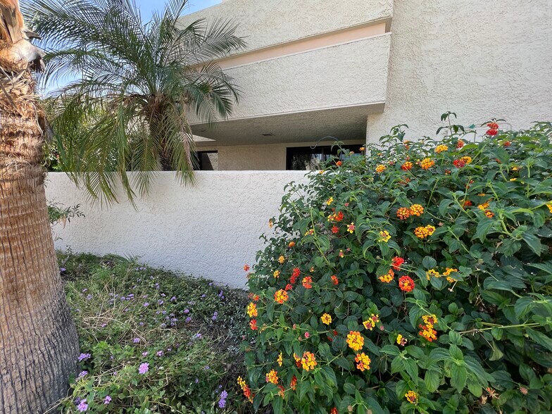 Front patio - 2017 Normandy Ct