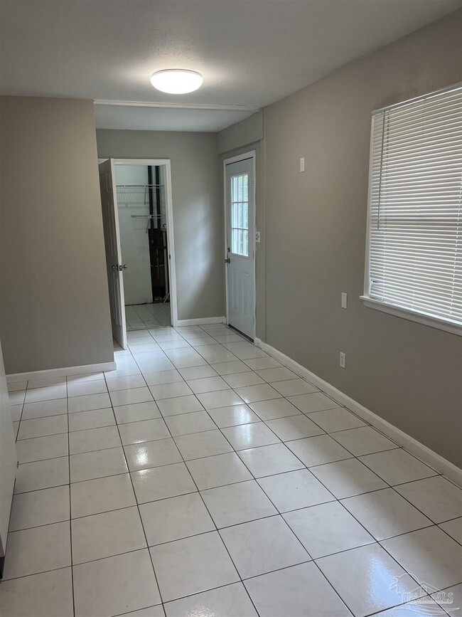 Building Photo - 5630 Wickford Ln