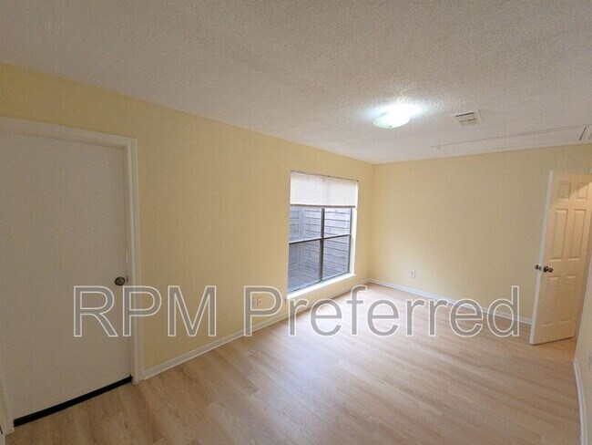 Building Photo - 2019 Place Rebecca Ln