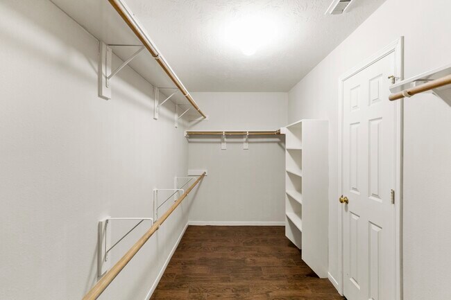 Building Photo - 3403 Cypress Village Dr