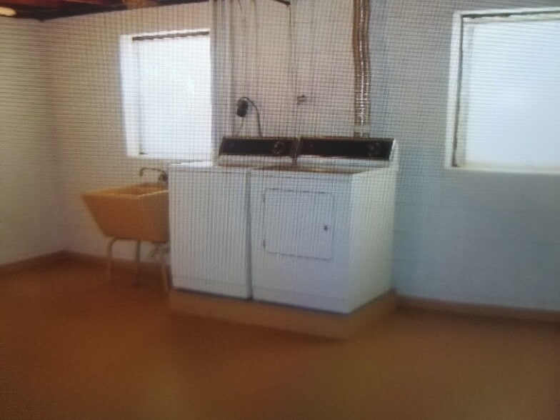 Utility/Laundry Room - 427 20th Ave S