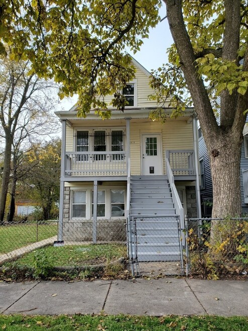 Building Photo - 6916 S Wood St