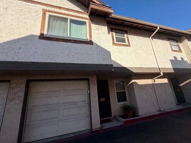 Building Photo - 5402 Balboa Arms Dr