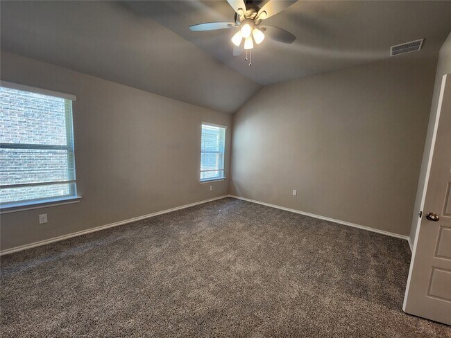Building Photo - 355 Freestall Dr