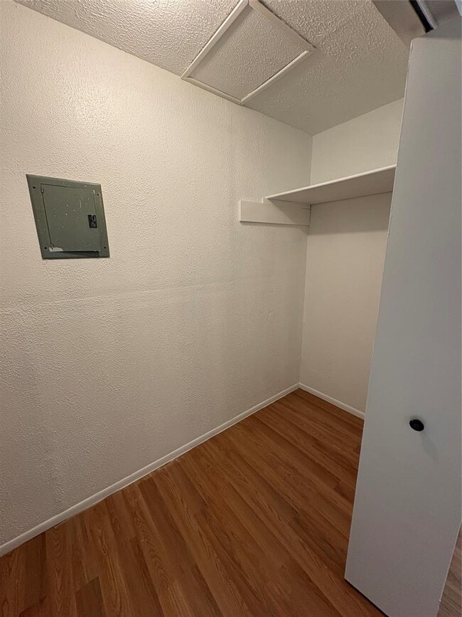 Building Photo - 1011 Chesapeake Dr