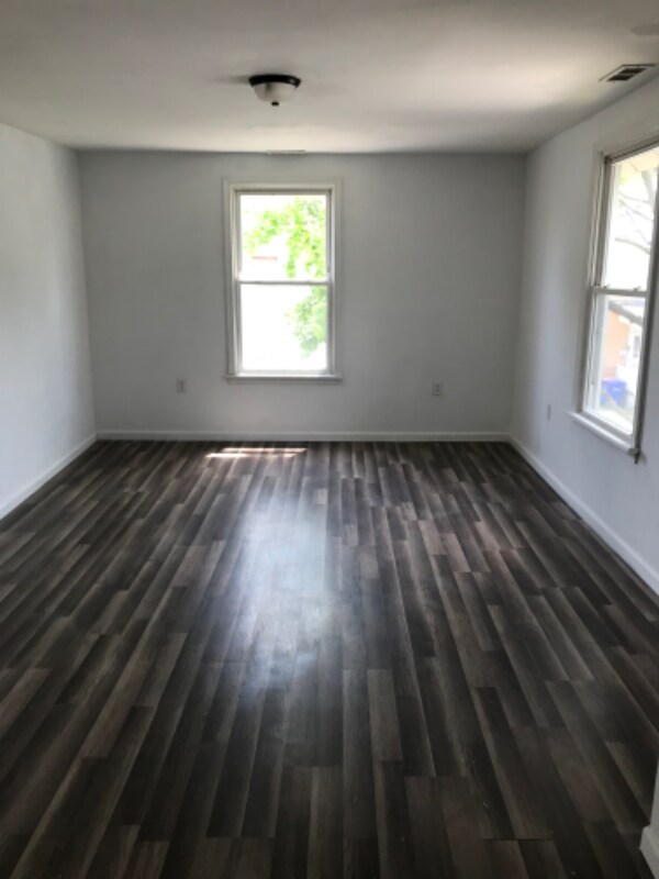 Building Photo - 400 W McNeal St