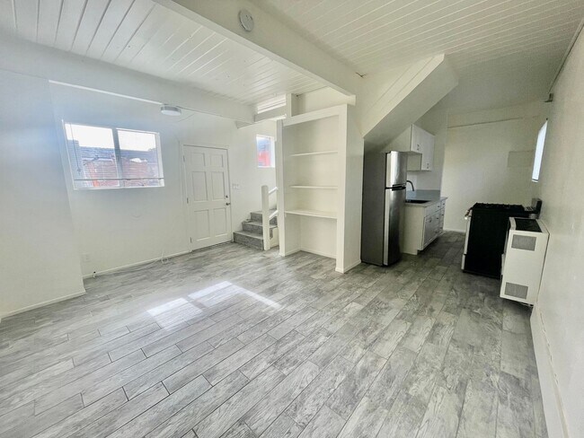 Building Photo - 2BD/1BA - Isla Vista