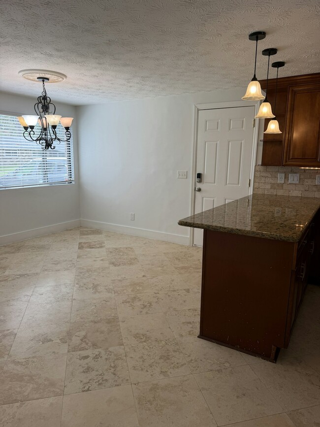 Building Photo - 4123 Lazy Hollow Ln N