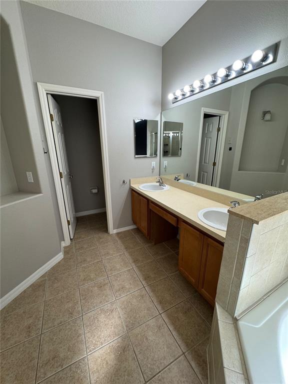 Building Photo - 2112 Bunker View Ct