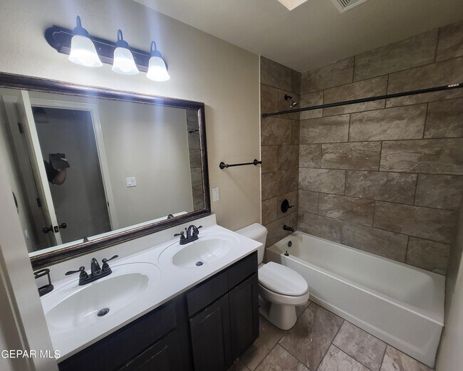 Building Photo - 14753 Ava Leigh