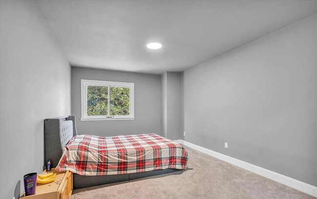 Building Photo - 92 Ginger Dr