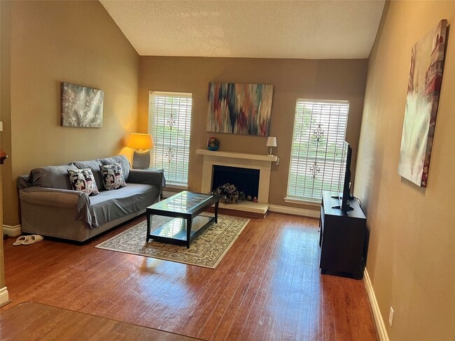 Building Photo - 1962 Augusta Dr