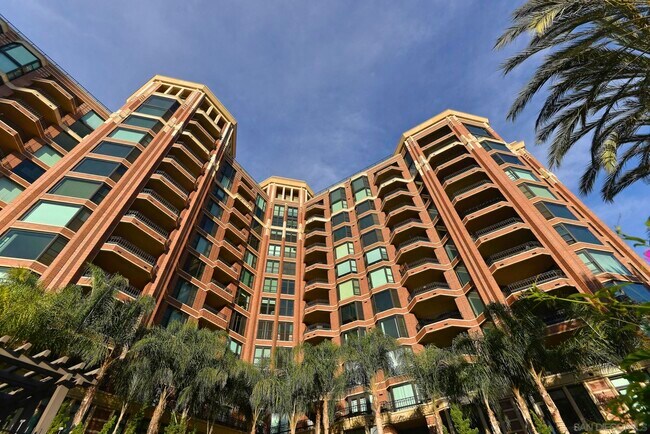 Building Photo - 500 W Harbor Dr