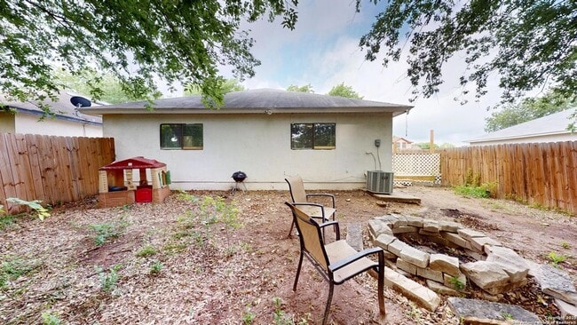 Building Photo - 2211 Muddy Peak Dr