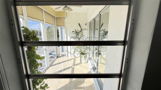 Building Photo - 3040 NE 16th Ave