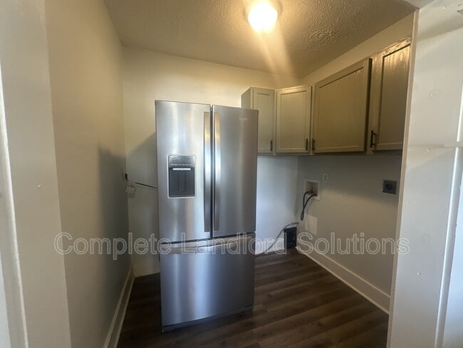 Building Photo - 2266-2262 Warren St