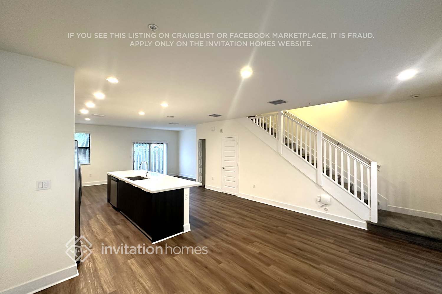 Building Photo - 10437 NW 82nd St