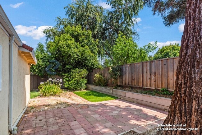 Building Photo - 2257 Goldcrest Cir