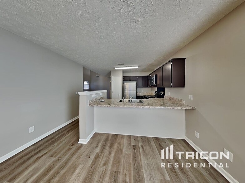 Building Photo - 102 Yocum Dr