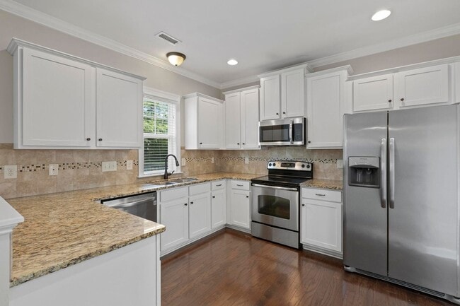 Building Photo - 4 Bedroom in Mimosa Bay with BOAT ACCESS!