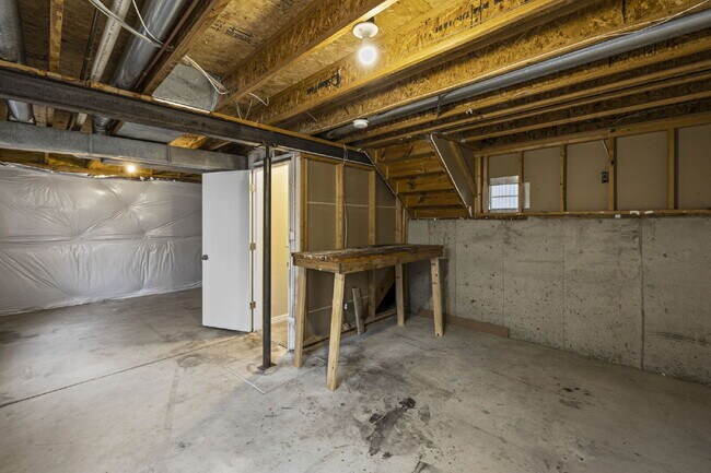 Building Photo - Convenient, Comfortable, and Close to Fort Carson and I-25! – 3BR Tri-Level in Colorado Springs!