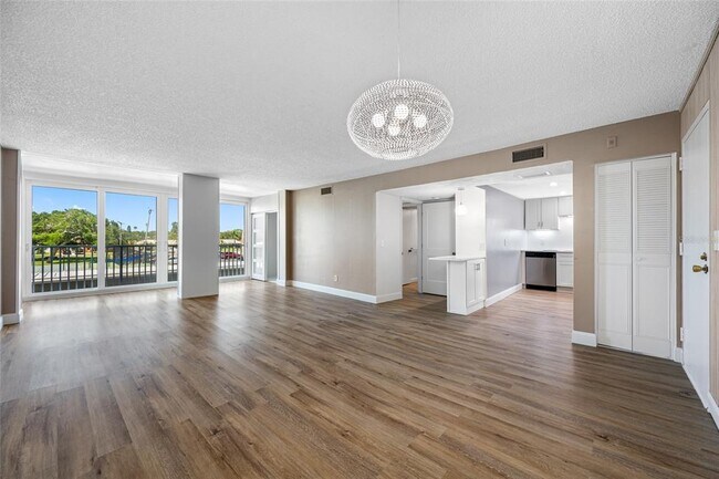 Building Photo - 10216 Regal Dr