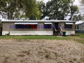 Building Photo - **3/2 Manufactured home (St. Cloud)**
