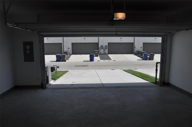 Building Photo - 2553 Huxley Mews