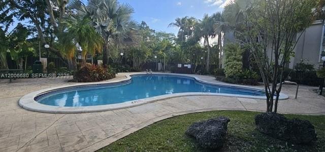 Building Photo - 6884 N Kendall Dr