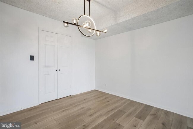 Building Photo - 3800 Powell Ln