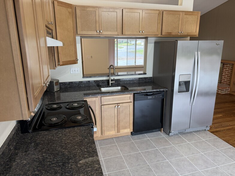 Building Photo - 6930 Euclid Ave