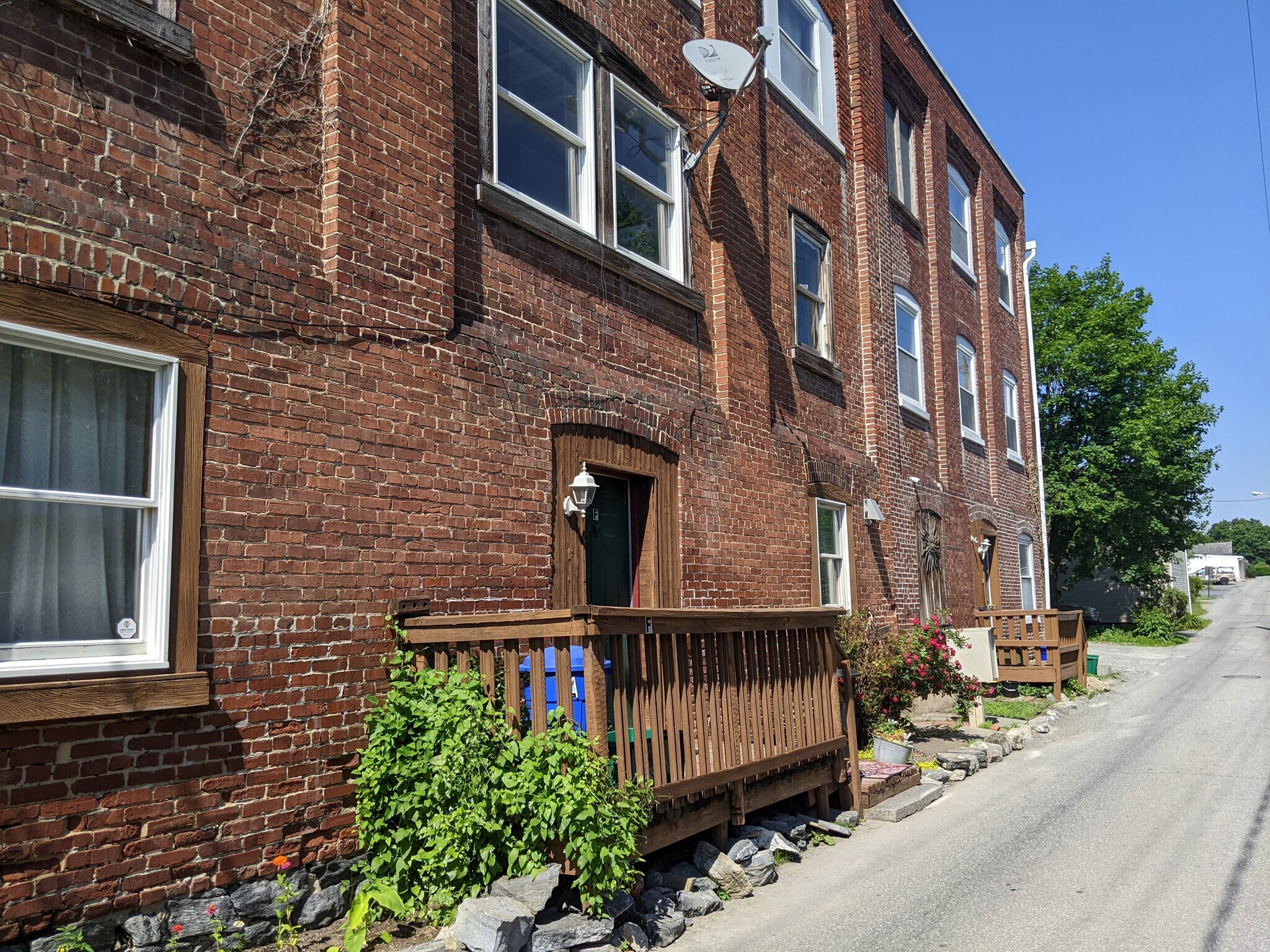 Building along Spruce Rd. - 11 Spruce St