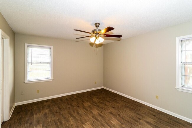 Building Photo - 7135 Hillshire Dr