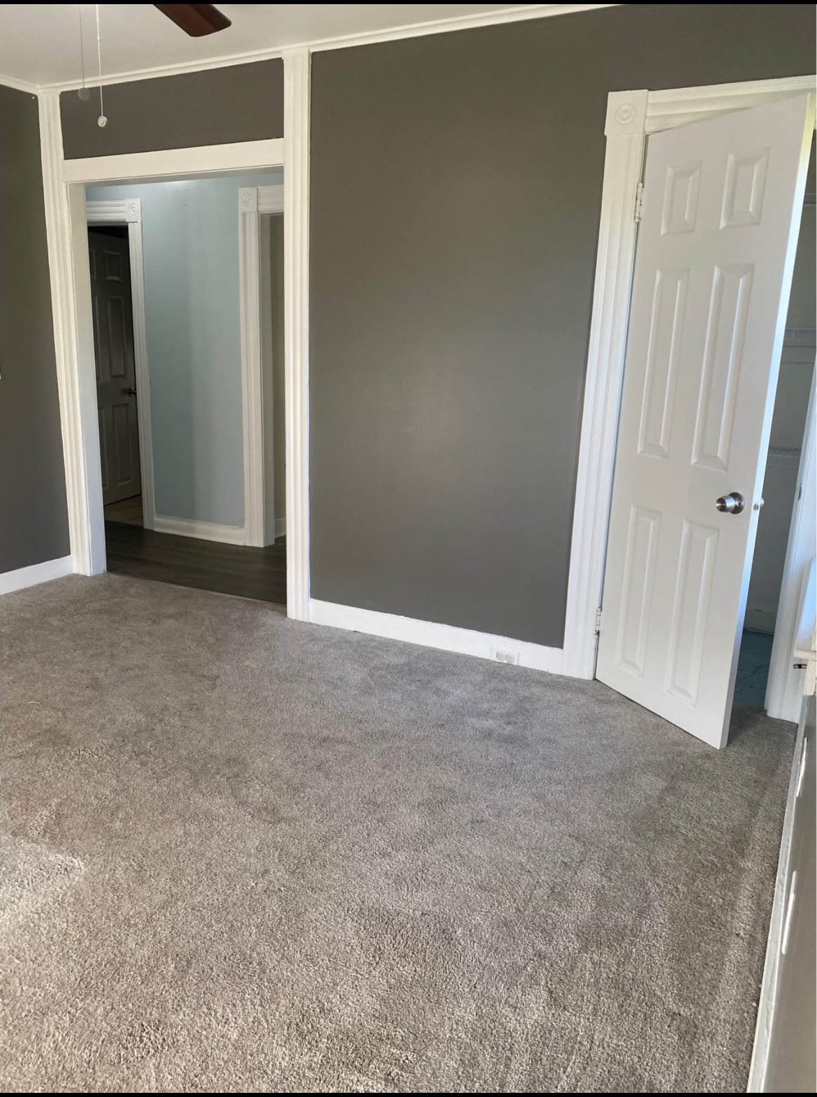 Building Photo - 52 River St