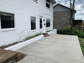 Building Photo - Spacious 3BR/1BA Lower-Level Apartment wit...