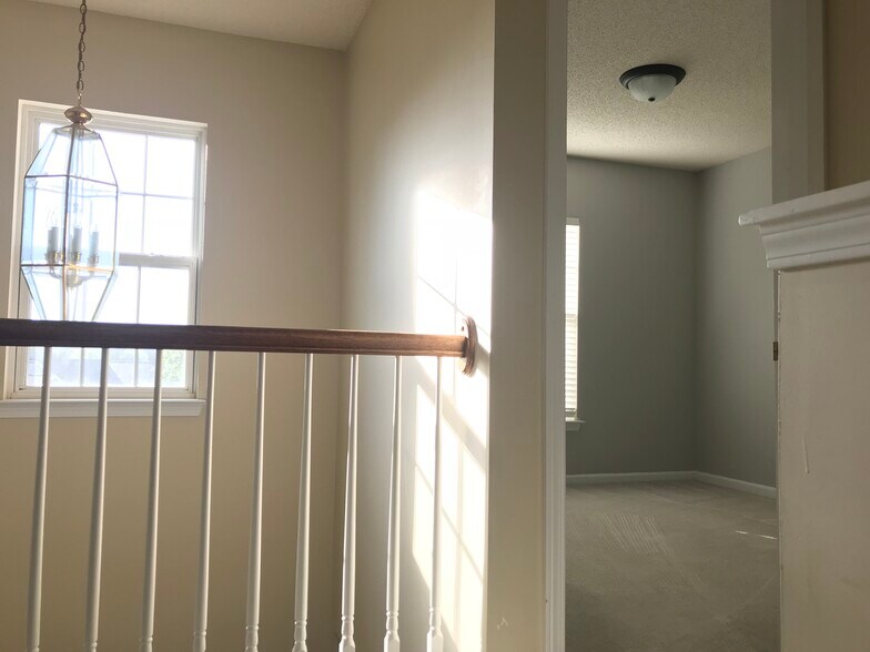 TOP OF STAIR LANDING - 2808 Cougar Hill Ct
