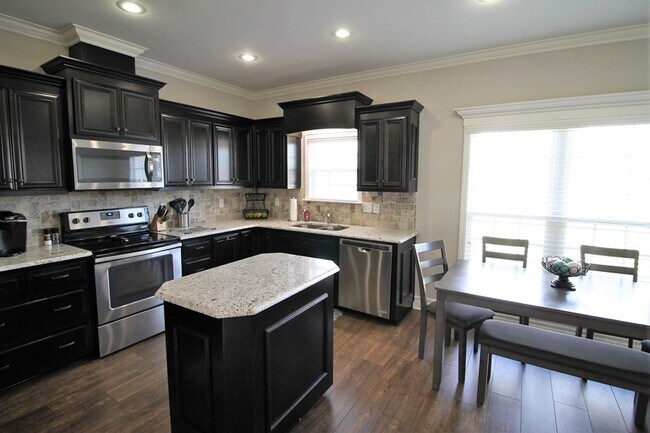 Building Photo - Beautiful and Convenient 3BR/2BA Home near Moody Airforce Base in Valdosta, GA