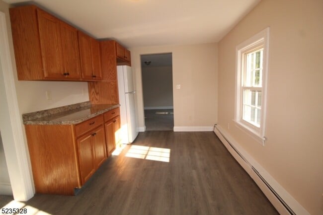 Building Photo - 28 White Meadow Ave