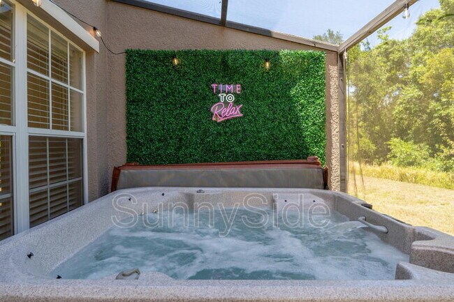 Building Photo - 2390 Caravelle Cir