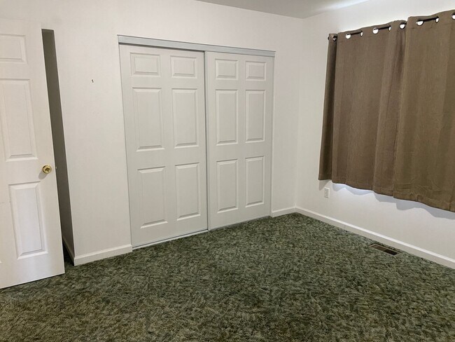 Building Photo - In The Country But Near Town!! With A Shop!!