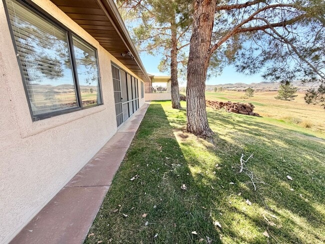 Building Photo - Short term rental available! 9-Month lease!!