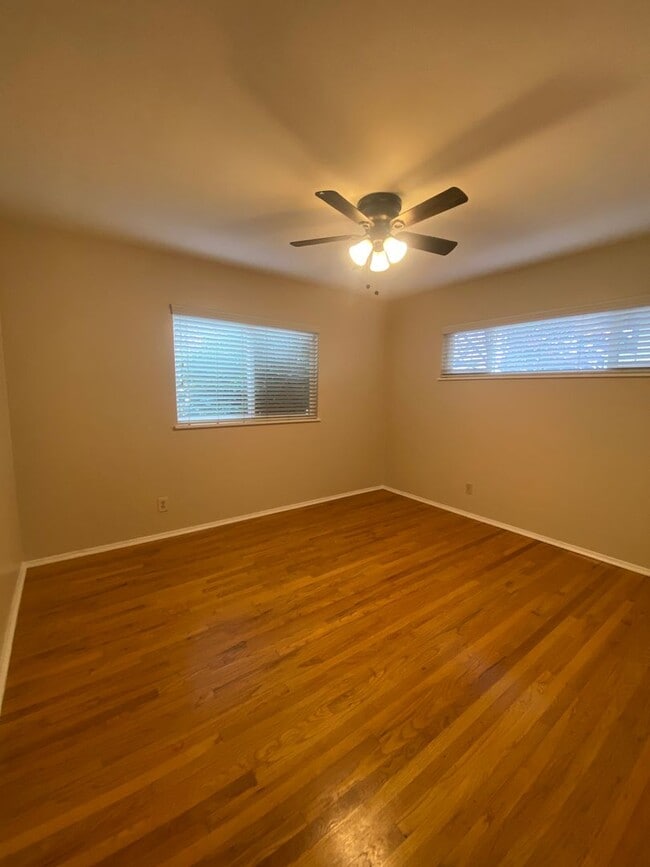 Building Photo - Pool Home in Orange for Lease