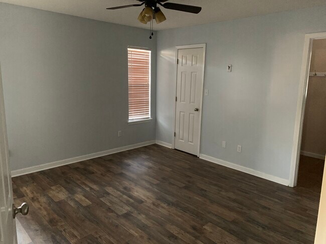 Building Photo - 855 Rossi Cir