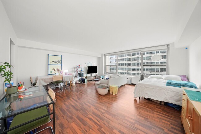 Building Photo - 3600 N Lake Shore Dr